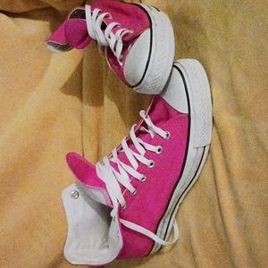 New vintage Chuck Taylor's in Bright pink sz 10